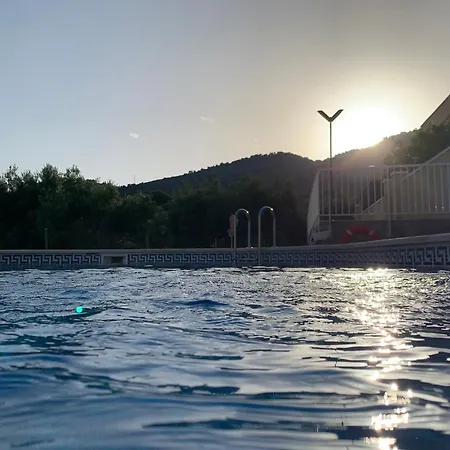 Con Piscina Y Vistas Al Mar Desde 65 Euros Por Dia Alcanar