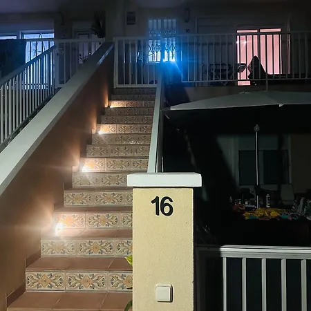 Con Piscina Y Vistas Al Mar Desde 65 Euros Por Dia Appartement
