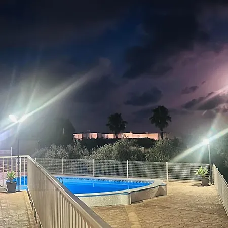 Con Piscina Y Vistas Al Mar Desde 65 Euros Por Dia Appartement *